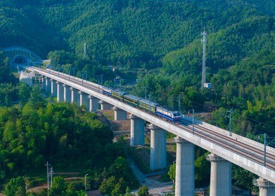 中鐵一局貴南高鐵